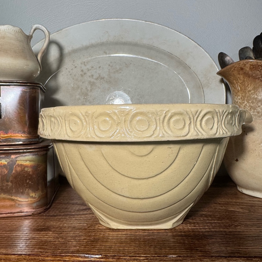 Stoneware Batter Bowl with Pouring Spout - Picture 8 of 16